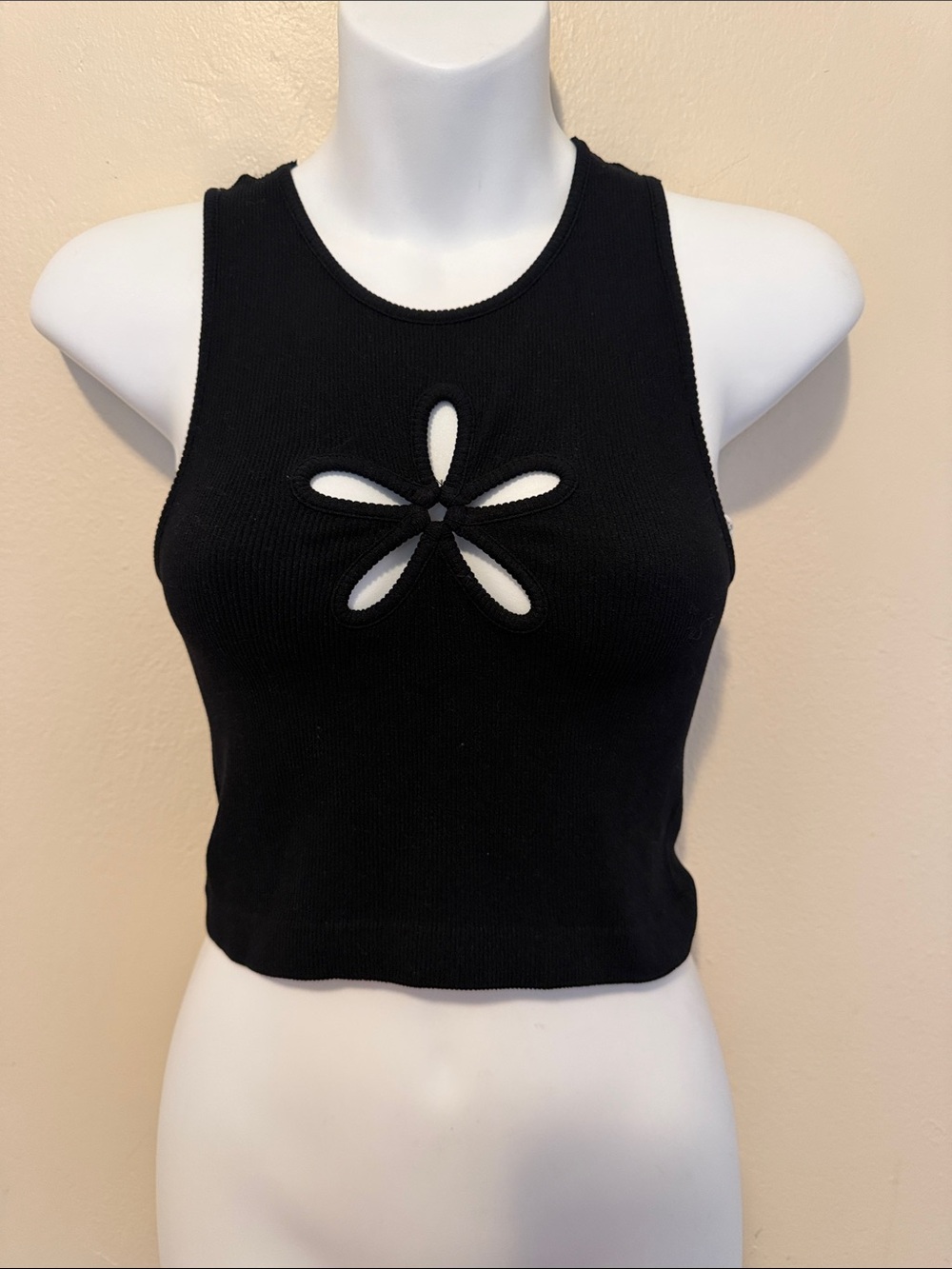 Sleeveless Black Ribbed Tank with Flower Cutout
